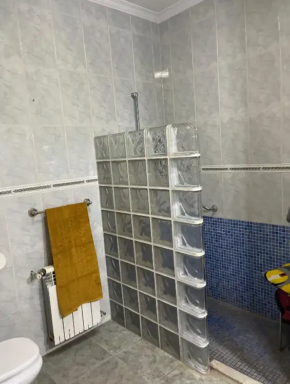 Bany de Casa o xalet en venda en Benaguasil amb Jardí privat, Terrassa i Traster