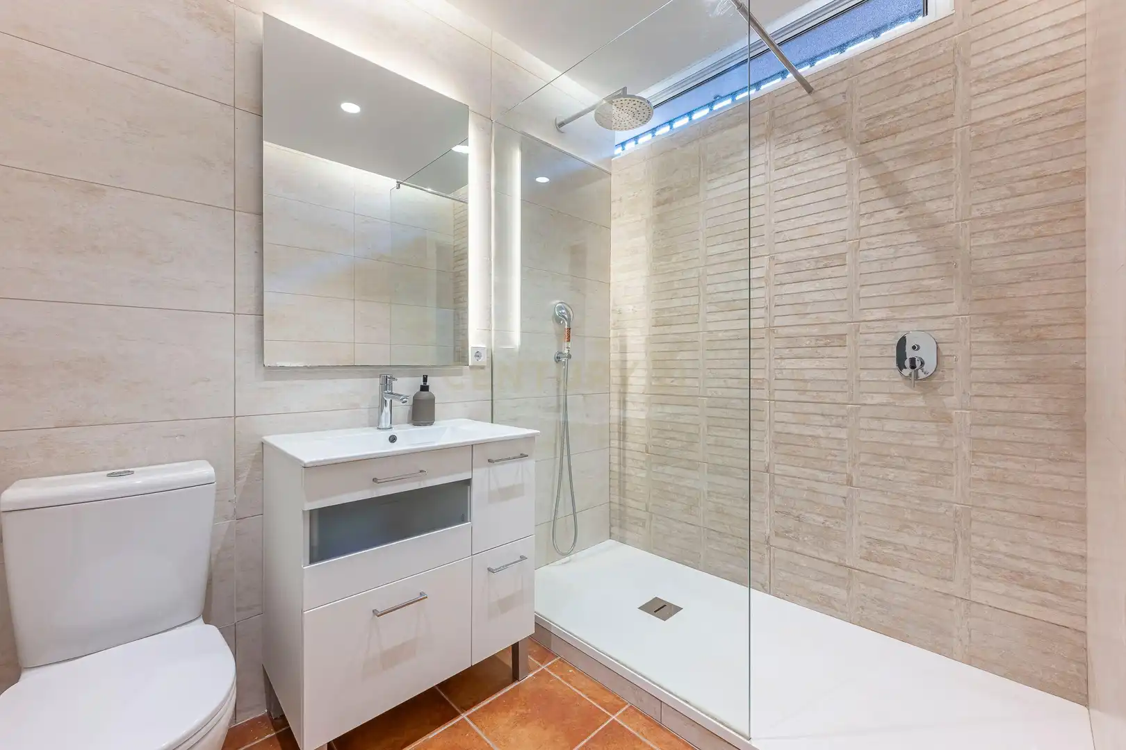 Badezimmer von Einfamilien-Reihenhaus zur Miete in San Pedro de Alcántara