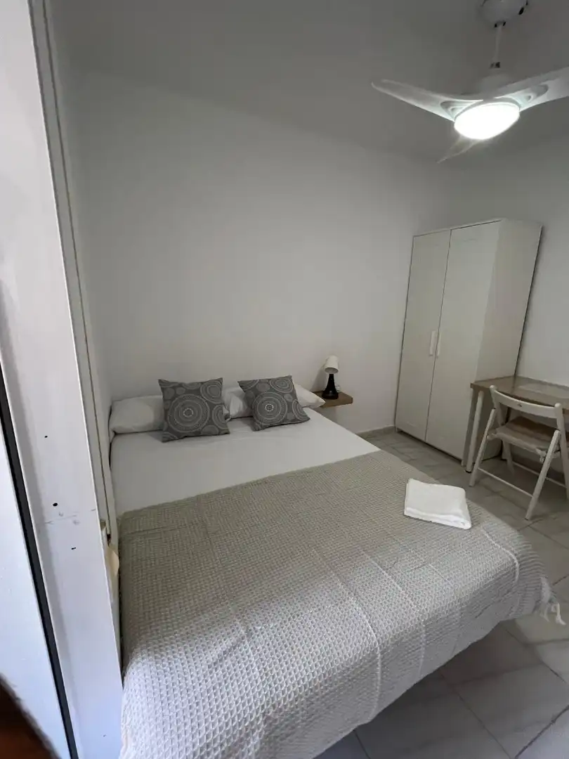 Habitación de Piso para compartir en Málaga con Aire acondicionado, Amueblado y Horno