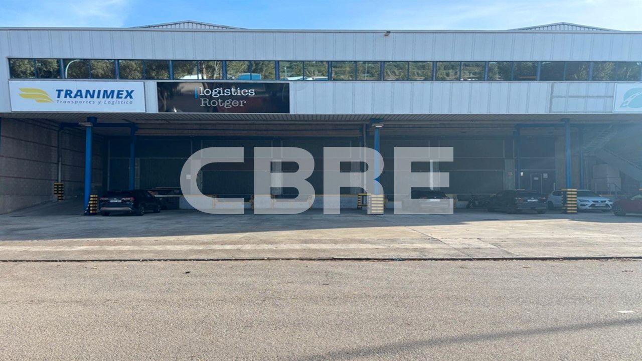 Vista exterior de Nau industrial de lloguer en El Prat de Llobregat amb Alarma