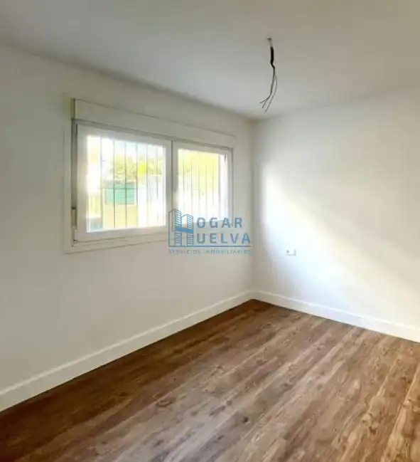 Habitación de Planta baja en venta en Huelva con Aire acondicionado