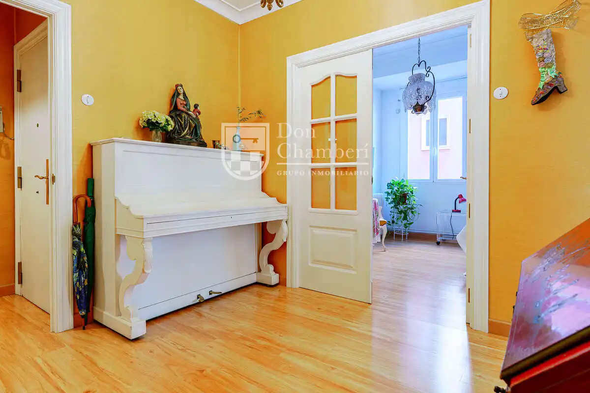 Wohnung zum Verkauf in Madrid mit Klimaanlage, Heizung und Möbliert