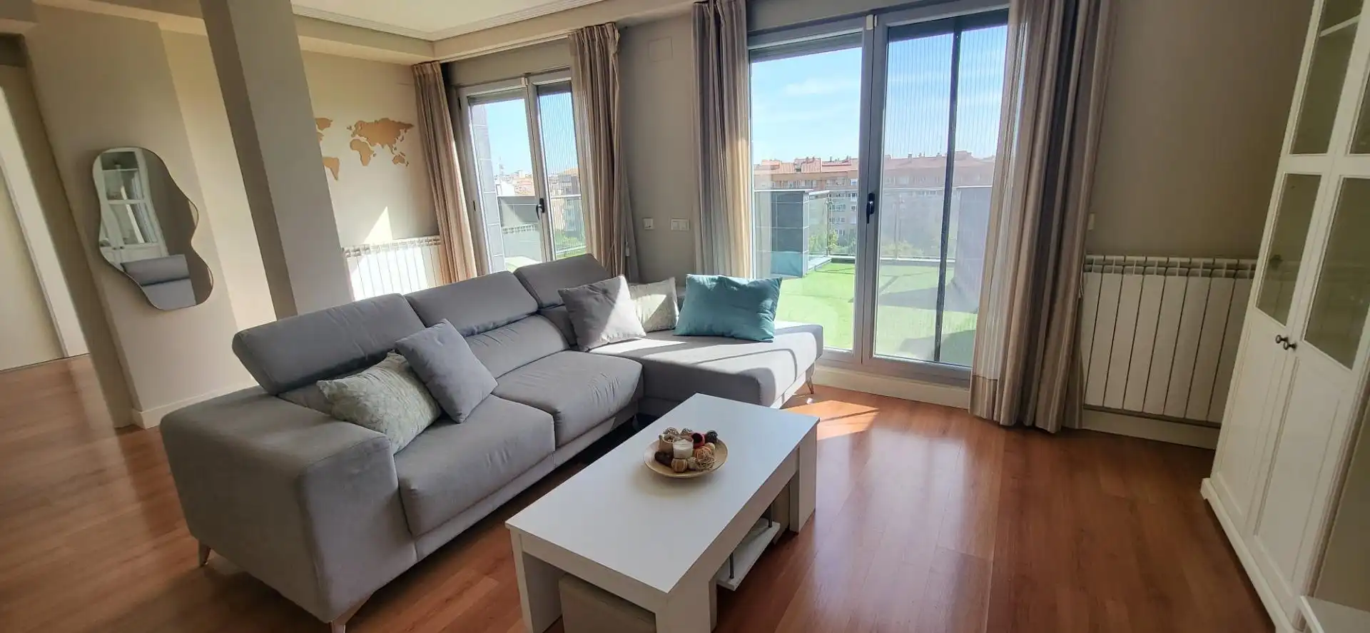 Attic for rent in Feria