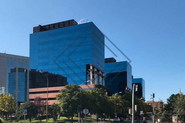 Oficina en Alquiler en Avenida de Burgos en Castilla