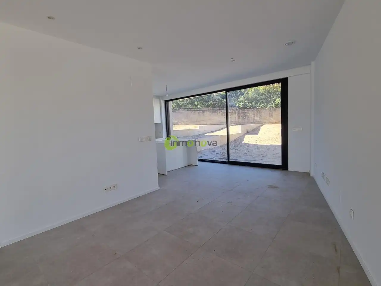 Casa adosada en venta en Nigrán con Calefacción, Jardín privado y Terraza