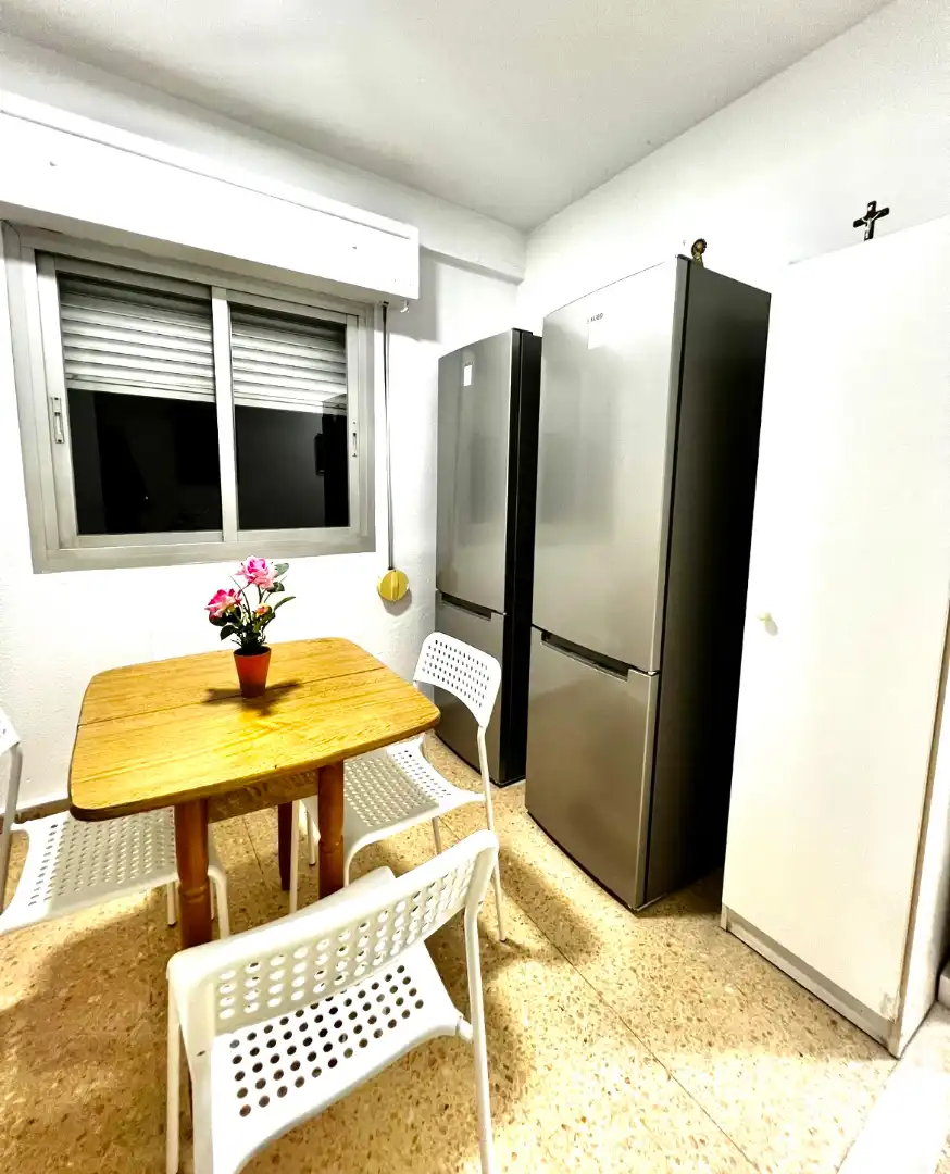 Cocina de Piso para compartir en Valencia con Aire acondicionado, Calefacción y Amueblado