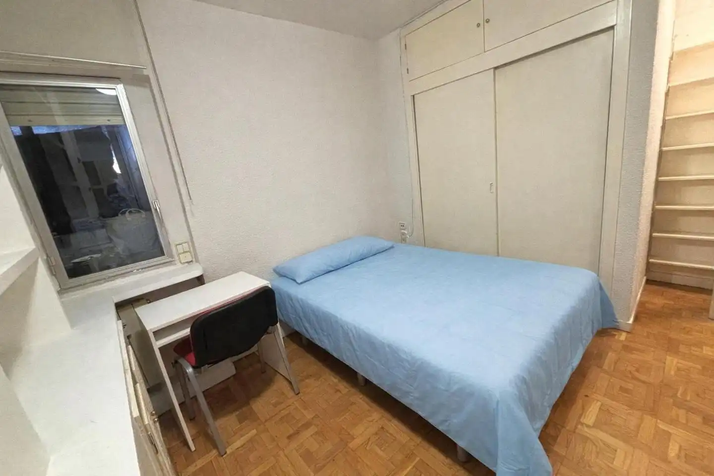 Habitación de Piso para compartir en Madrid con Calefacción, Parquet y Amueblado