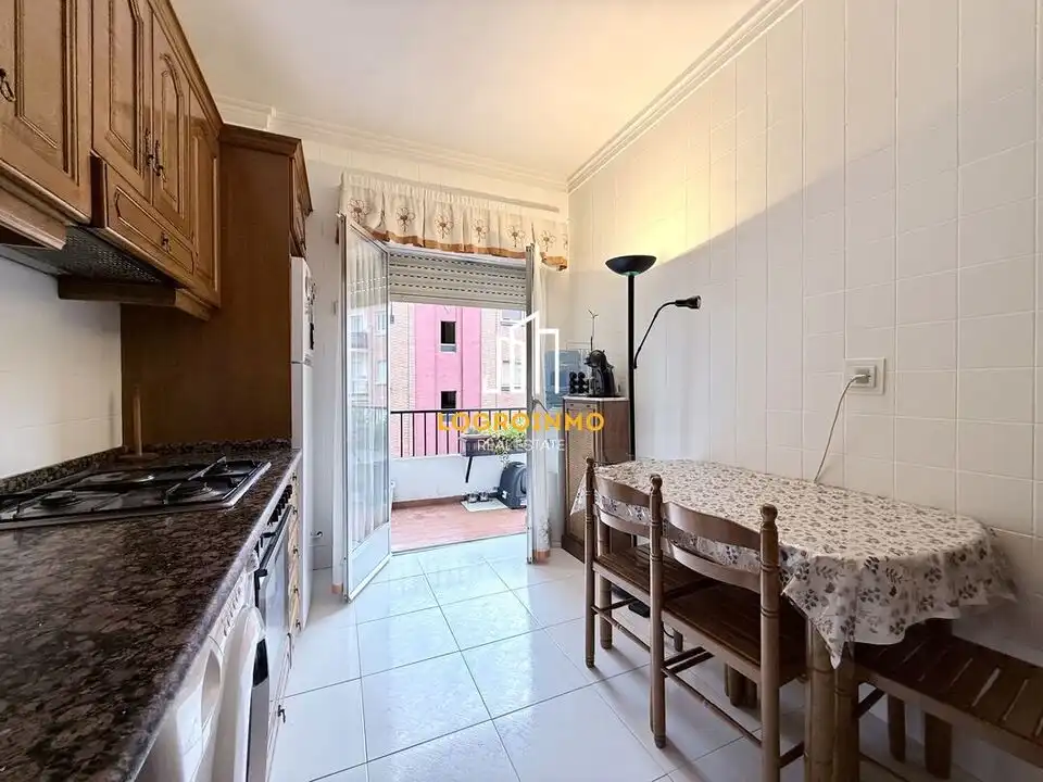 Kitchen of Flat for sale in  Logroño  with Heating and Terrace