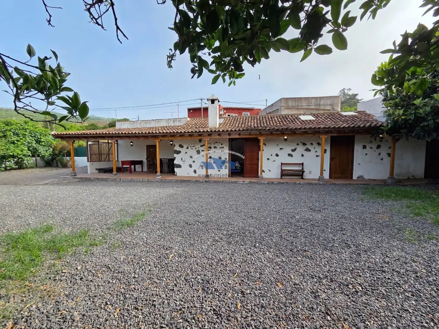 Vista exterior de Casa o xalet en venda en El Tanque amb Moblat