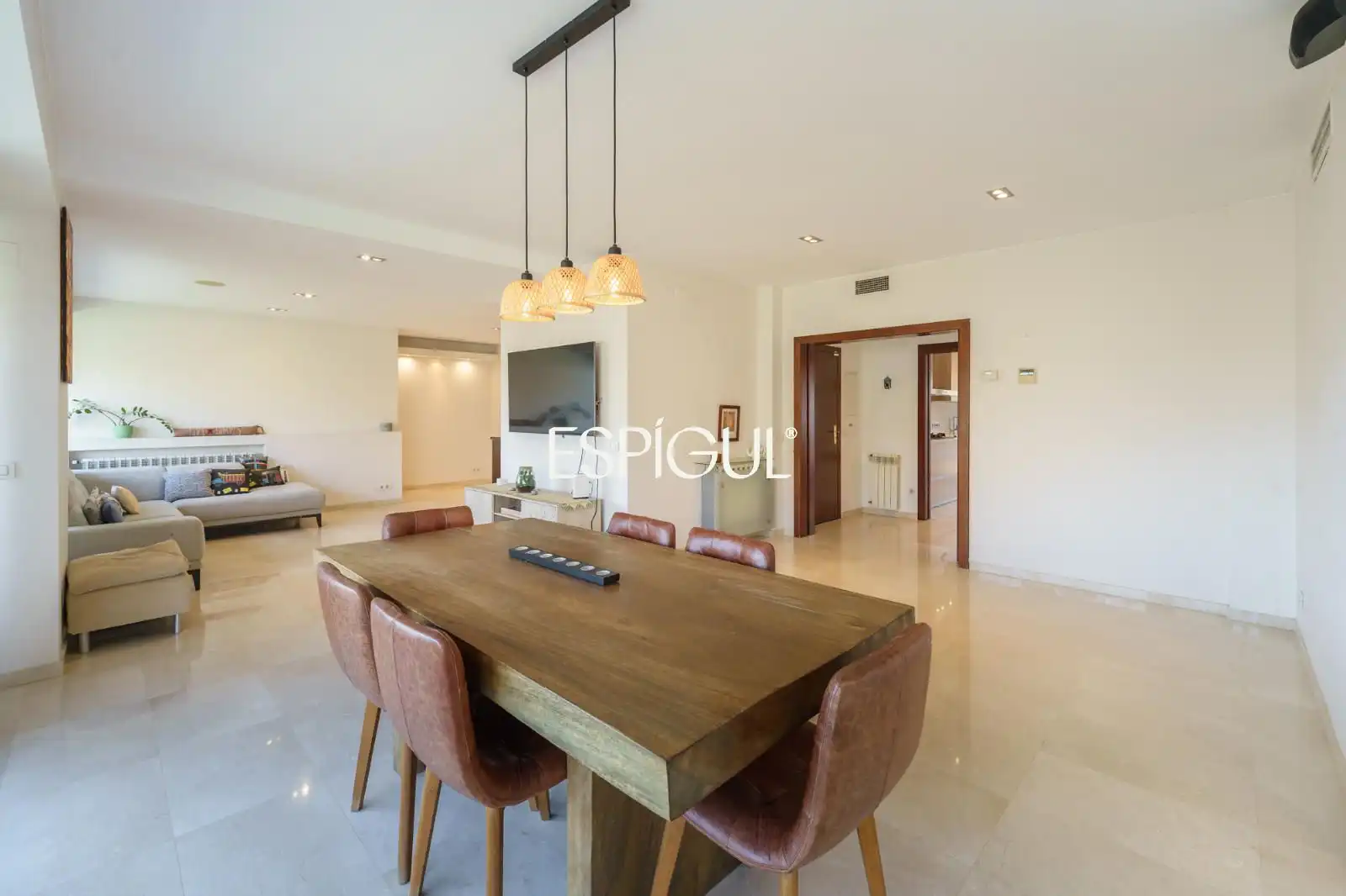 Comedor de Piso de alquiler en Barcelona con Aire acondicionado, Calefacción y Terraza