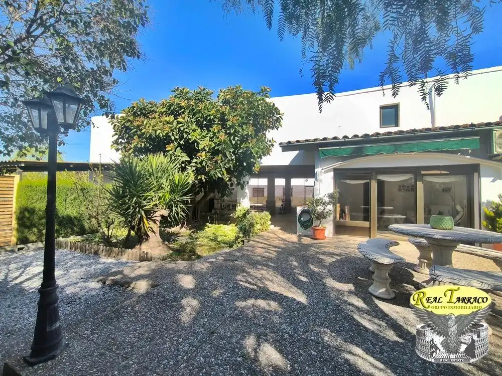 Vista exterior de Piso en venta en Reus