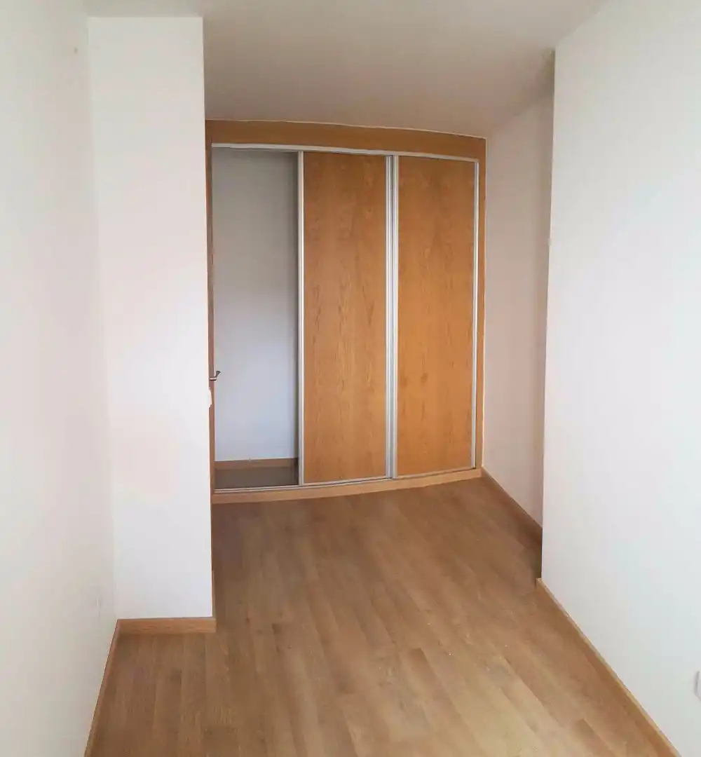 Schlafzimmer von Wohnung zur Miete in Tudela de Duero mit Heizung, Parkett und Abstellraum