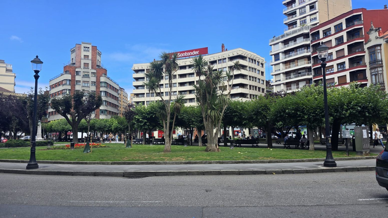 Vista exterior de Piso de alquiler en Gijón  con Calefacción, Terraza y Balcón