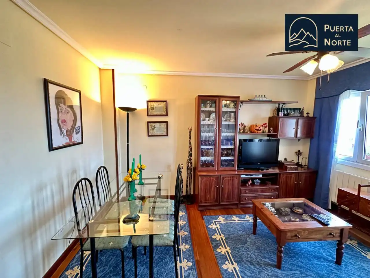 Sala de estar de Piso en venta en Suances con Calefacción, Amueblado y Balcón