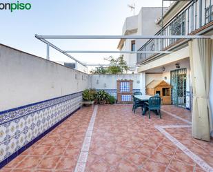 Terrassa de Casa o xalet en venda en  Granada Capital amb Calefacció, Jardí privat i Parquet