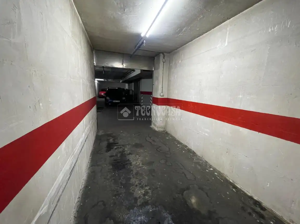 Aparcament amb ascensor en venda a C. Pintor Zuloaga, imagen 10