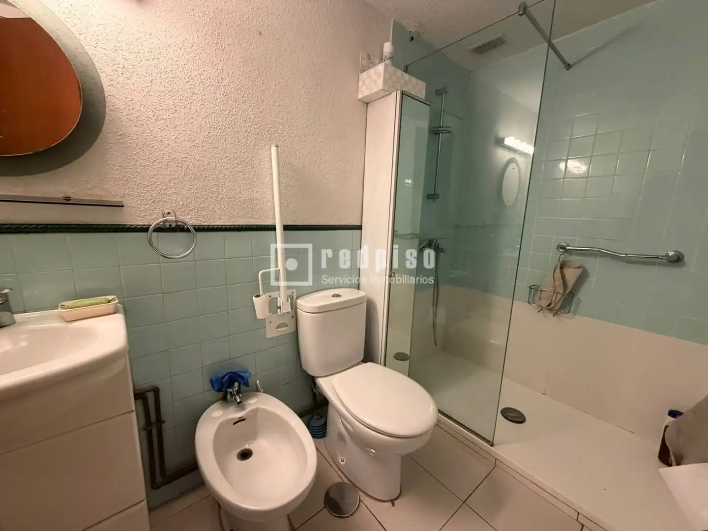 Bathroom of Flat for sale in Madrid  with Heating, Private garden and Parquet flooring