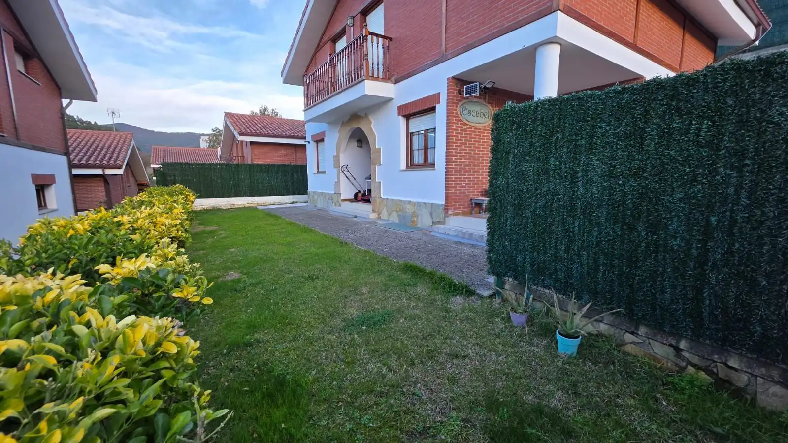 Jardí de Casa o xalet en venda en Castro-Urdiales amb Calefacció, Jardí privat i Terrassa