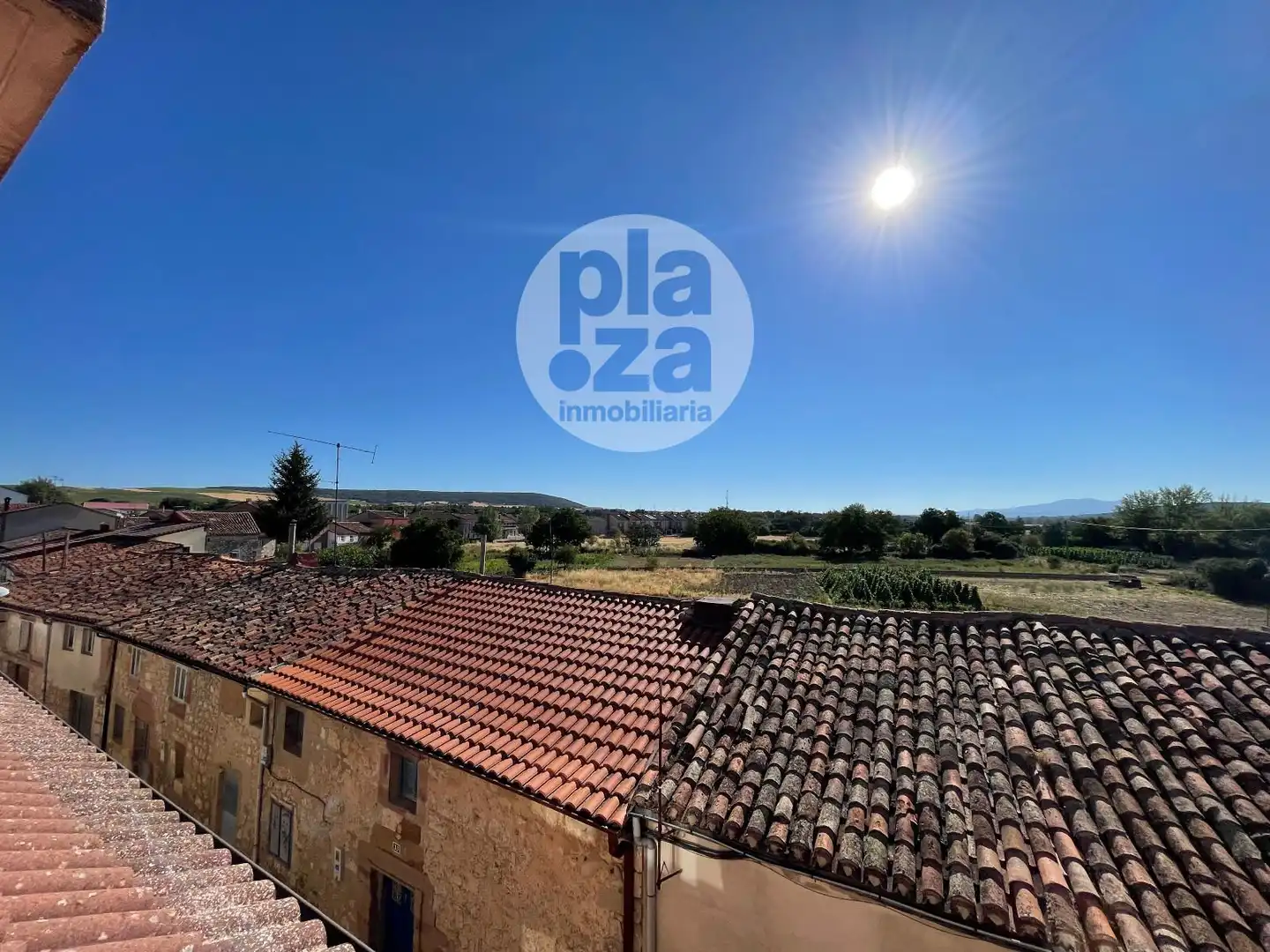 Vista exterior de Casa o xalet en venda en Ibeas de Juarros amb Calefacció i Moblat