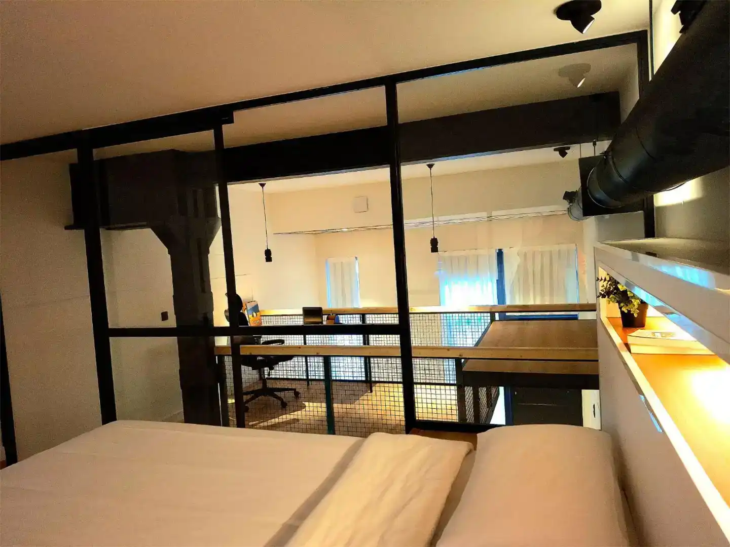 Dormitori de Loft de lloguer en Madrid amb Aire condicionat i Moblat