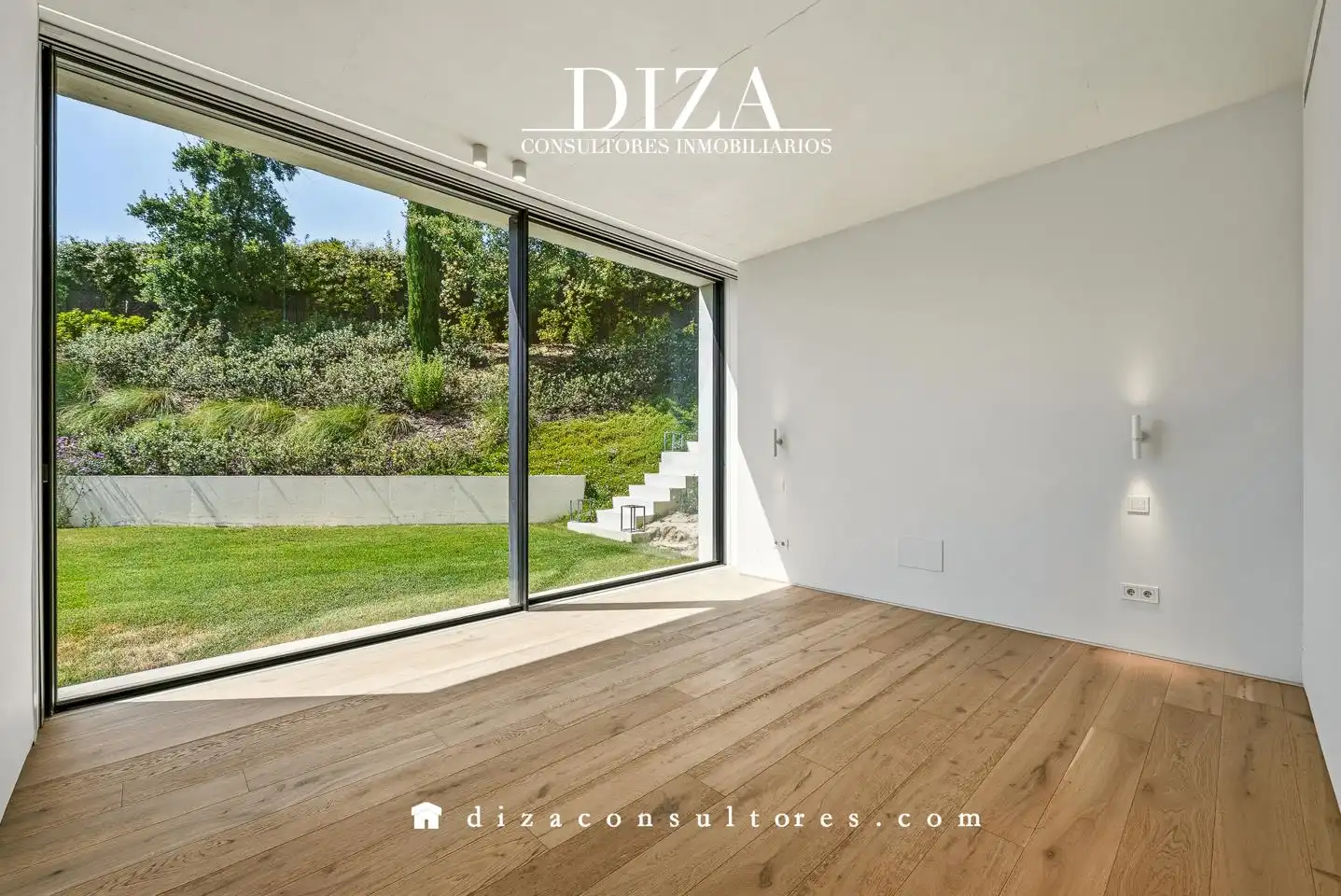 Vista exterior de Casa o chalet en venta en Pozuelo de Alarcón con Aire acondicionado, Calefacción y Jardín privado