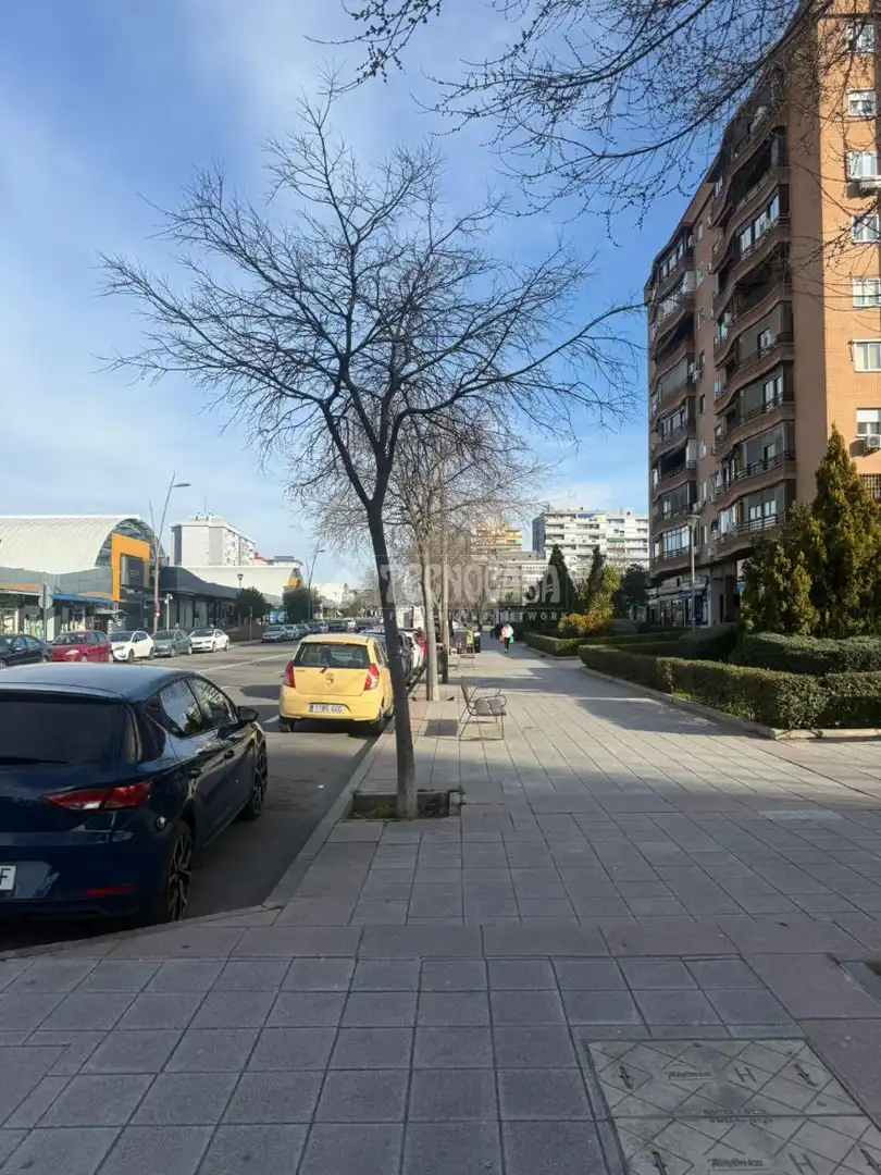 Außenansicht von Garage zum Verkauf in Fuenlabrada mit Alarm