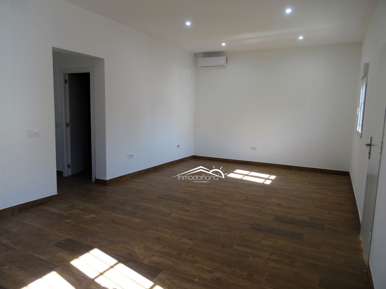 Single-family semi-detached for sale in Pilas  with Air Conditioner, Heating and Terrace