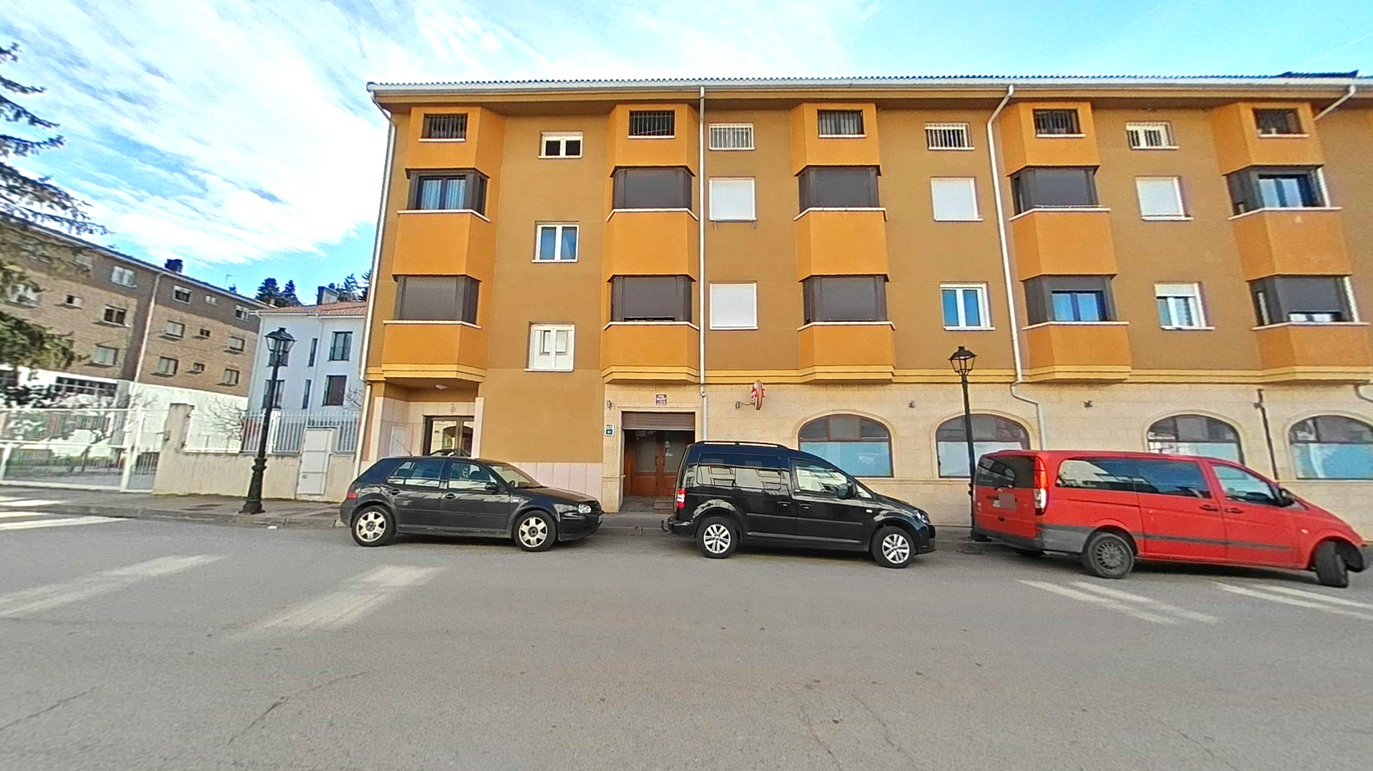 Außenansicht von Geschaftsraum zum verkauf in Pradoluengo