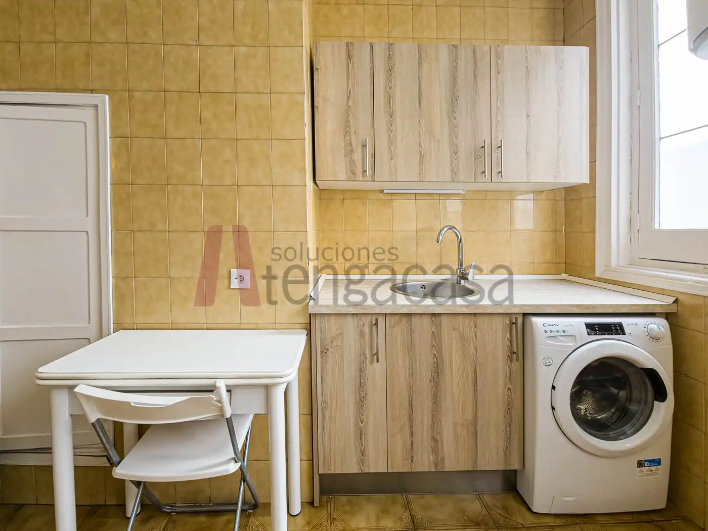 Flat for rent to own in Calle de la Colegiata, Embajadores - Lavapiés