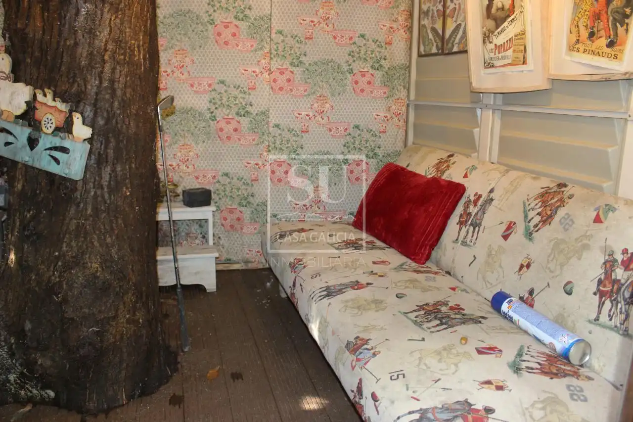 Dormitori de Casa o xalet en venda en Gondomar amb Calefacció, Jardí privat i Moblat
