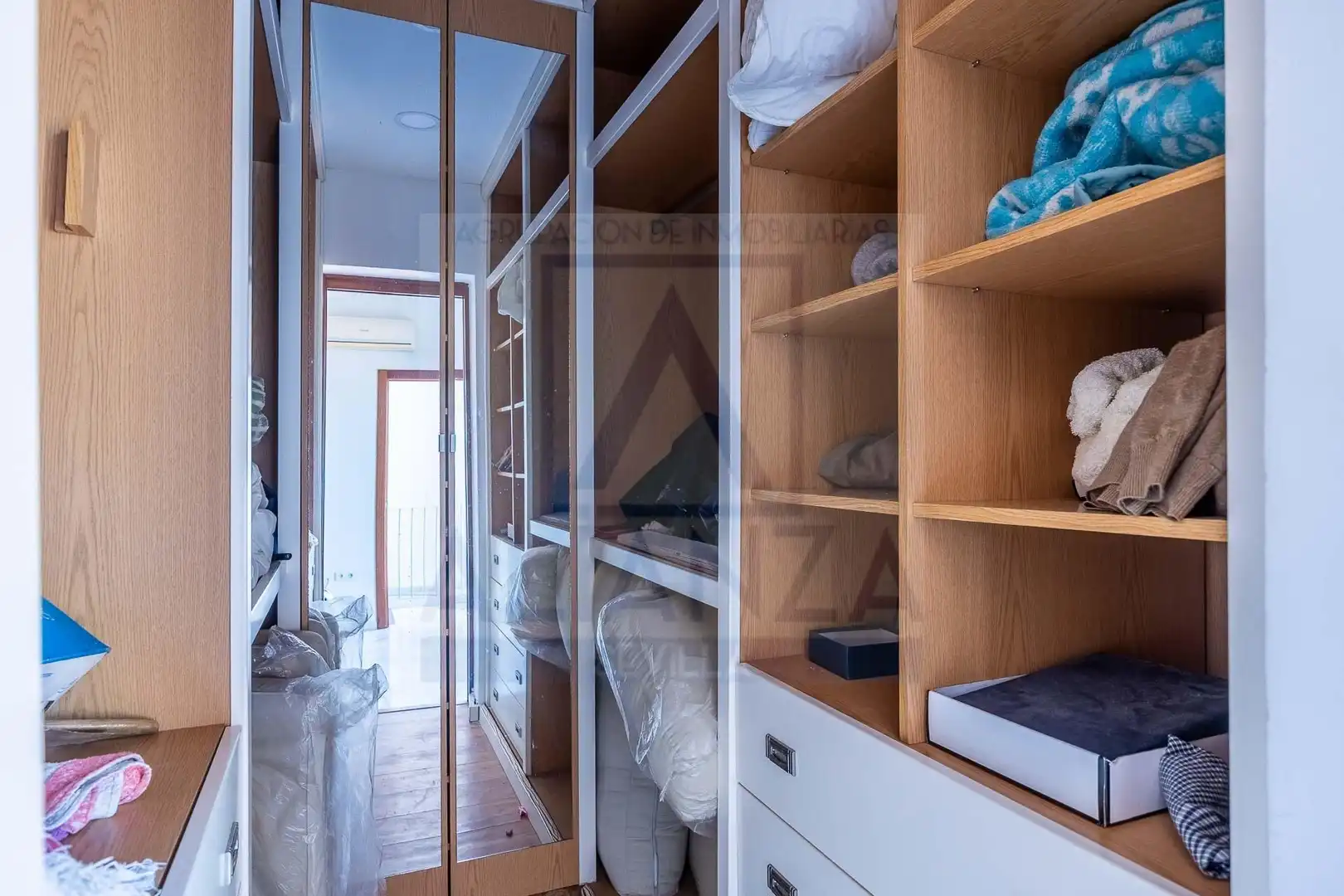 Schlafzimmer von Maisonette zum Verkauf in Gines mit Klimaanlage, Terrasse und Abstellraum