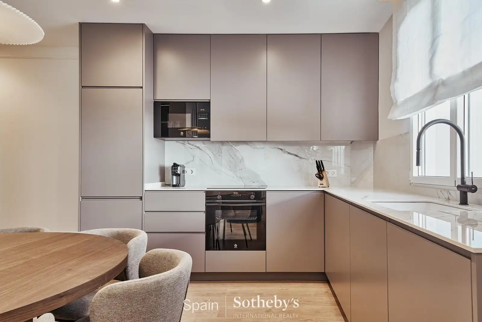 Cuina de Apartament en venda en Madrid amb Aire condicionat i Calefacció