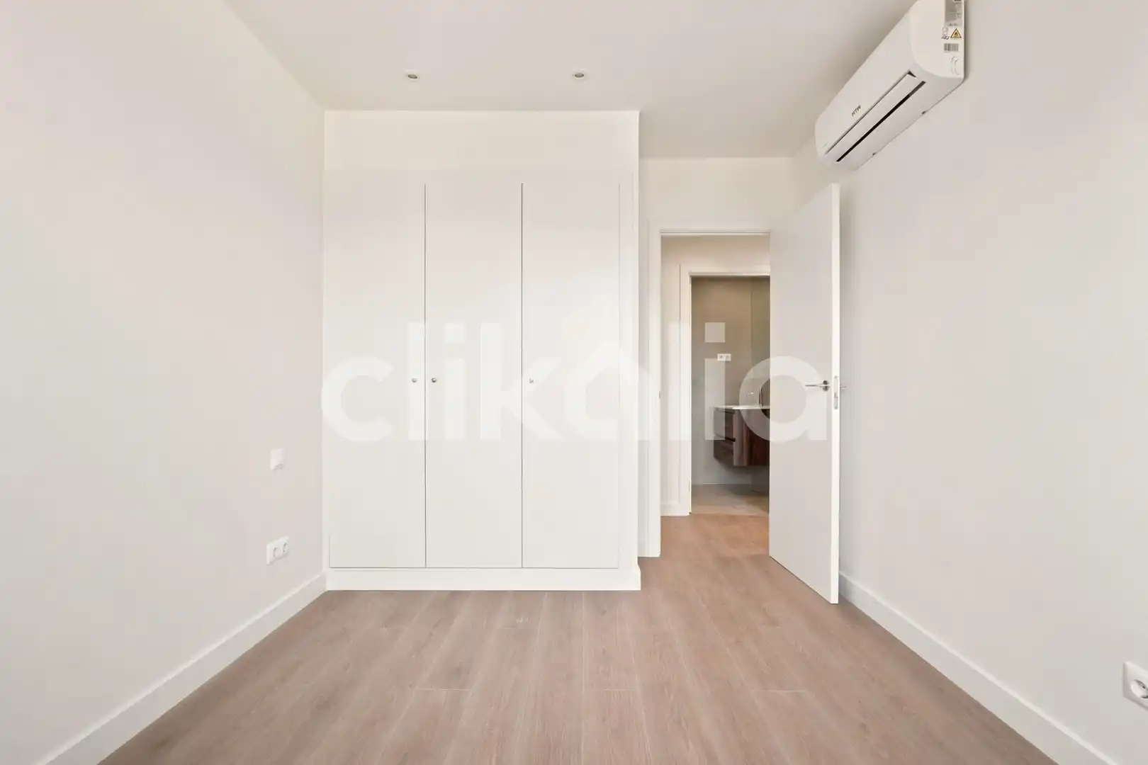 Habitación de Piso en venta en Madrid con Aire acondicionado, Calefacción y Jardín privado