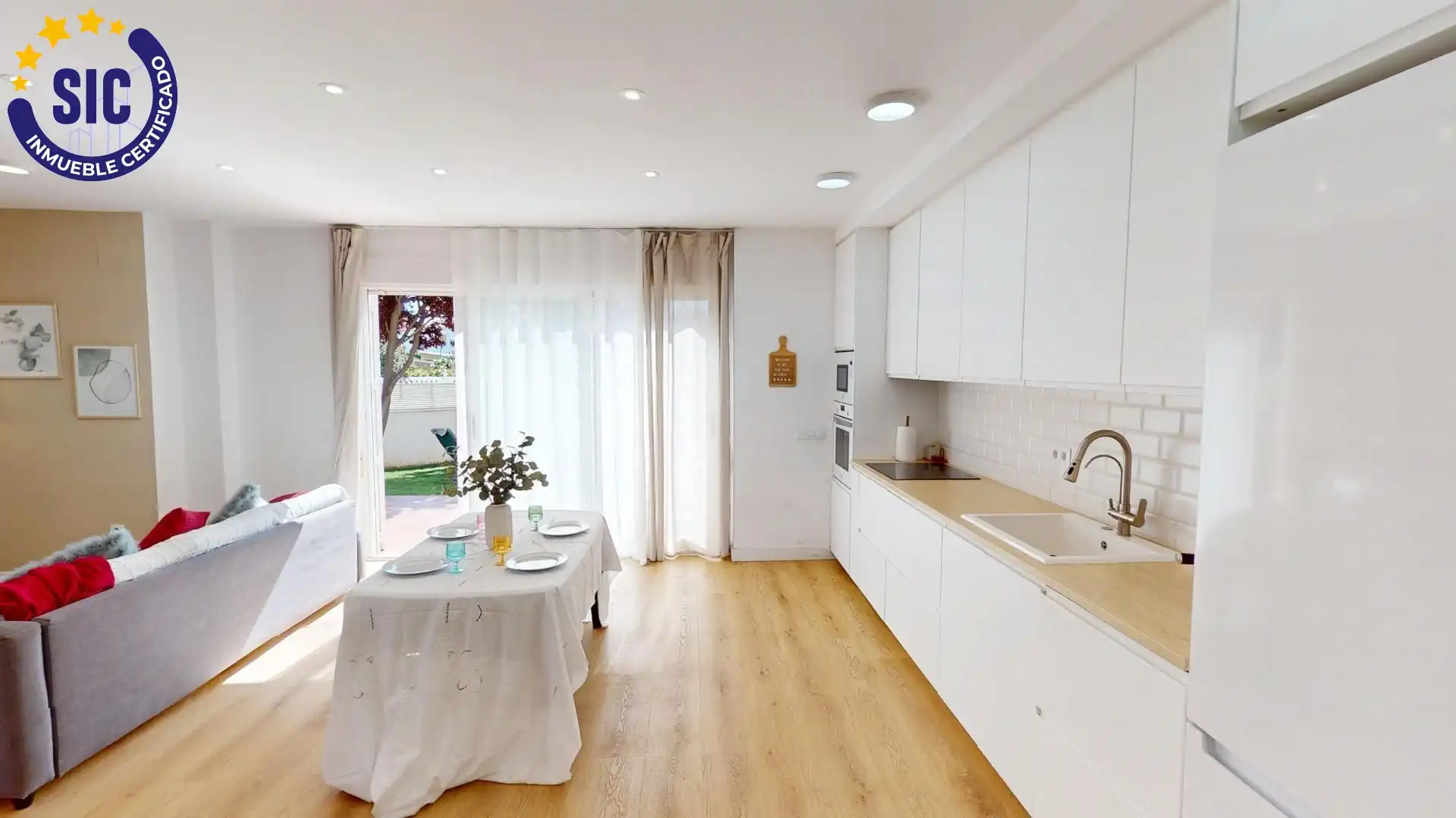 Cuina de Casa o xalet en venda en Benicasim / Benicàssim amb Aire condicionat, Jardí privat i Parquet