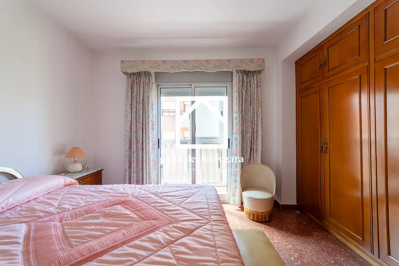 Habitación de Piso en venta en Valencia con Balcón