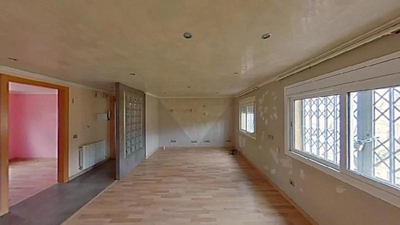 Foto 1 de Pis en venda a Plaça de Les Canàries, Bufalà, Barcelona