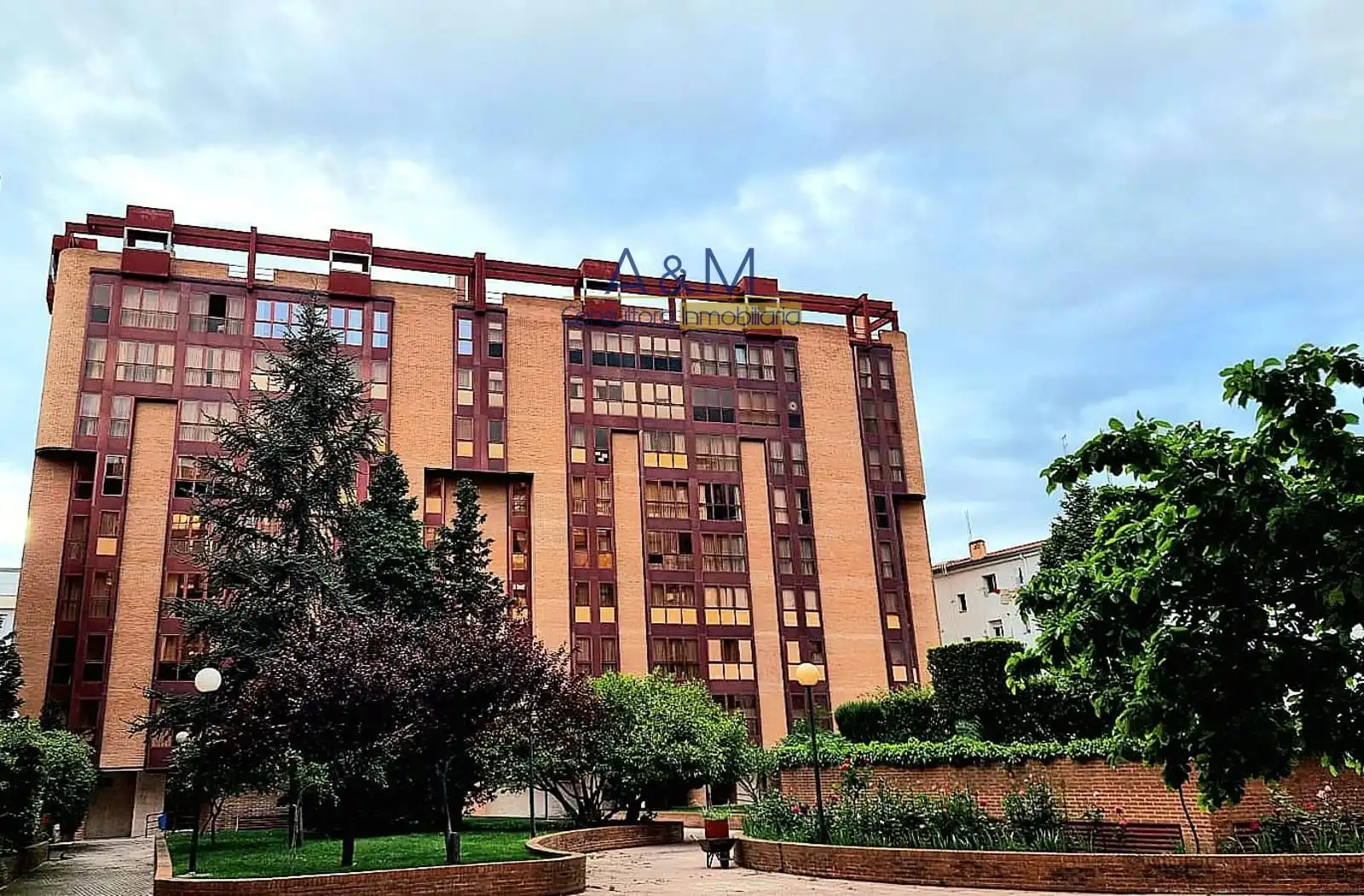 Außenansicht von Wohnung zum Verkauf in Valladolid mit Heizung, Parkett und Abstellraum