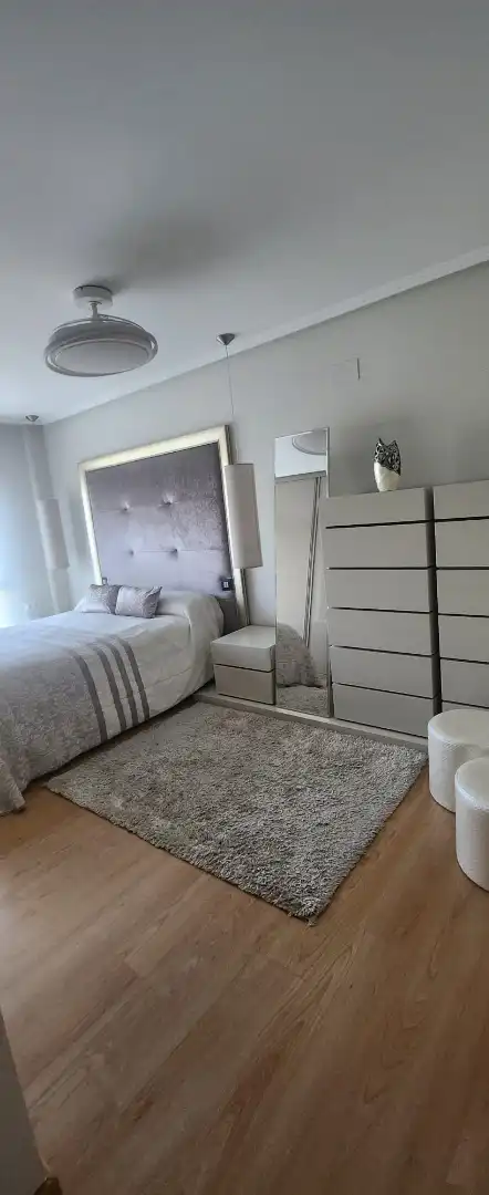 Habitación de Piso en venta en  Logroño con Aire acondicionado, Calefacción y Parquet