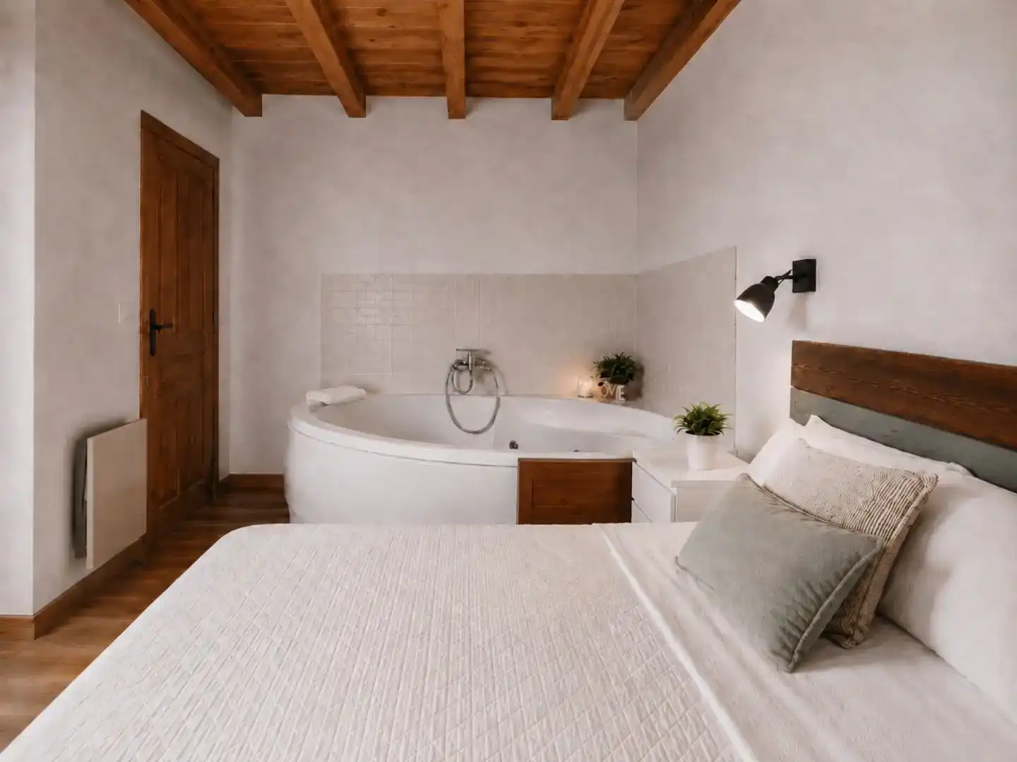 Habitación de Casa adosada en venta en Cangas de Onís con Balcón