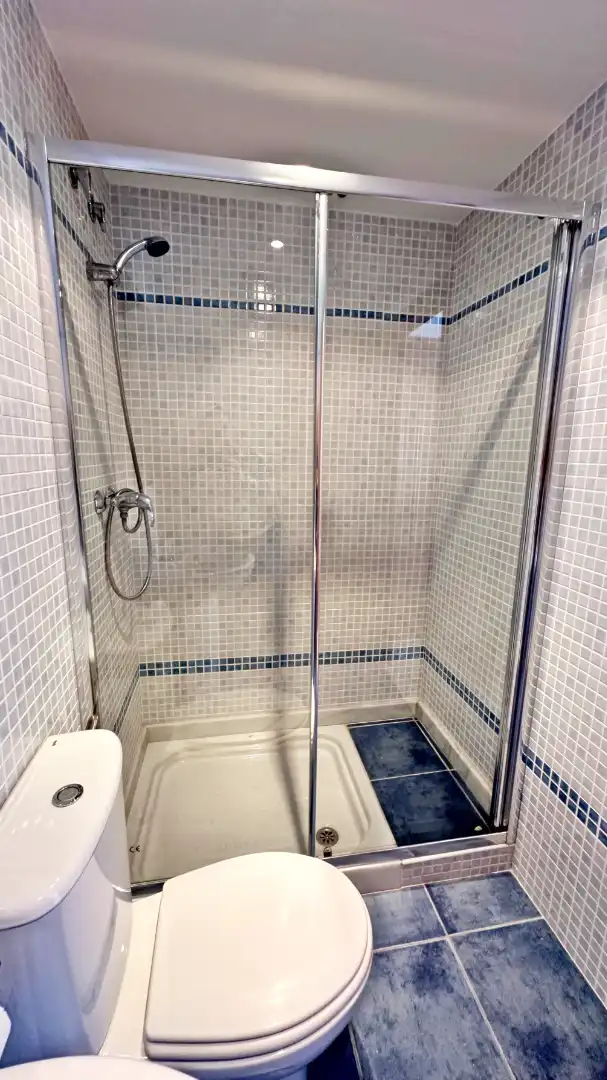 Bany de Apartament de lloguer en Gandia amb Aire condicionat, Calefacció i Terrassa