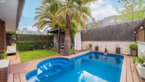 Piscina de Casa adosada en venda en Valdemorillo amb Aire condicionat, Calefacció i Jardí privat