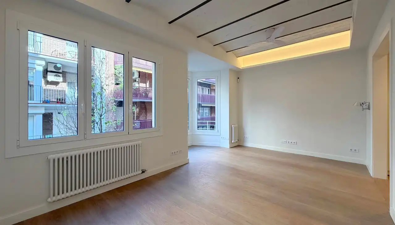 Sala de estar de Piso en venta en Barcelona con Aire acondicionado y Calefacción