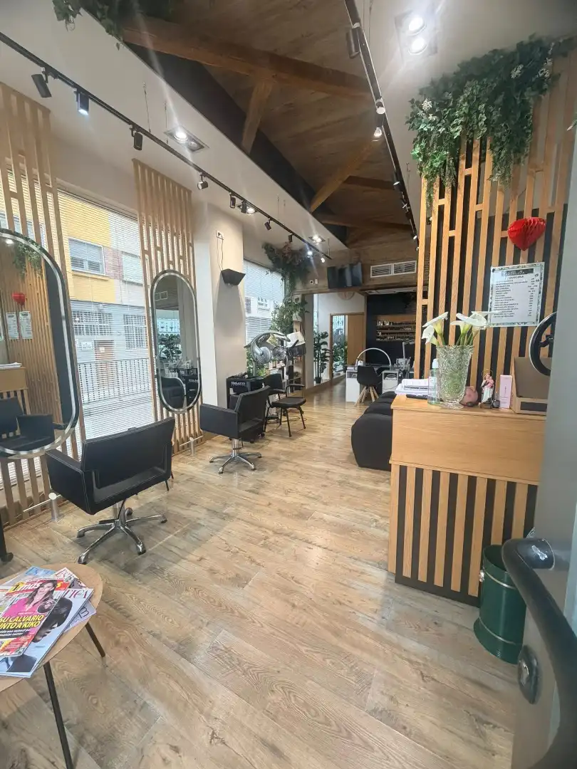 Local en traspaso en Torrelavega  con Aire acondicionado, Parquet y Amueblado