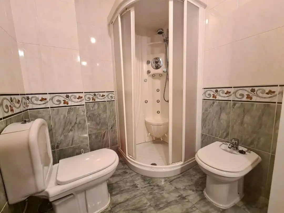 Baño de Piso en venta en La Adrada  con Aire acondicionado, Terraza y Amueblado