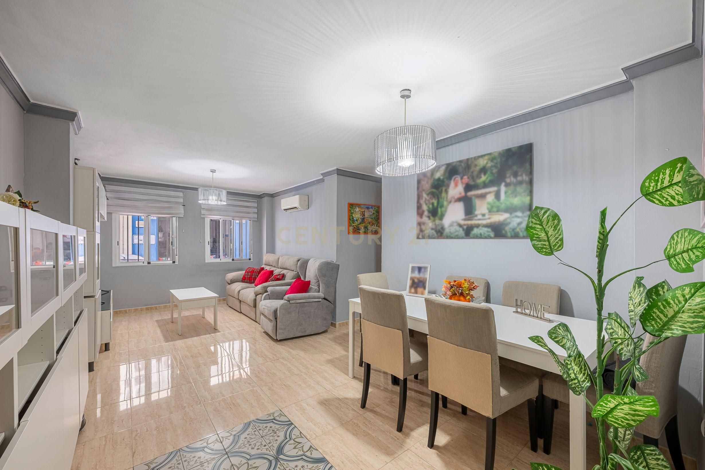 Living room of Planta baja for sale in Estepona  with Oven and Washing machine