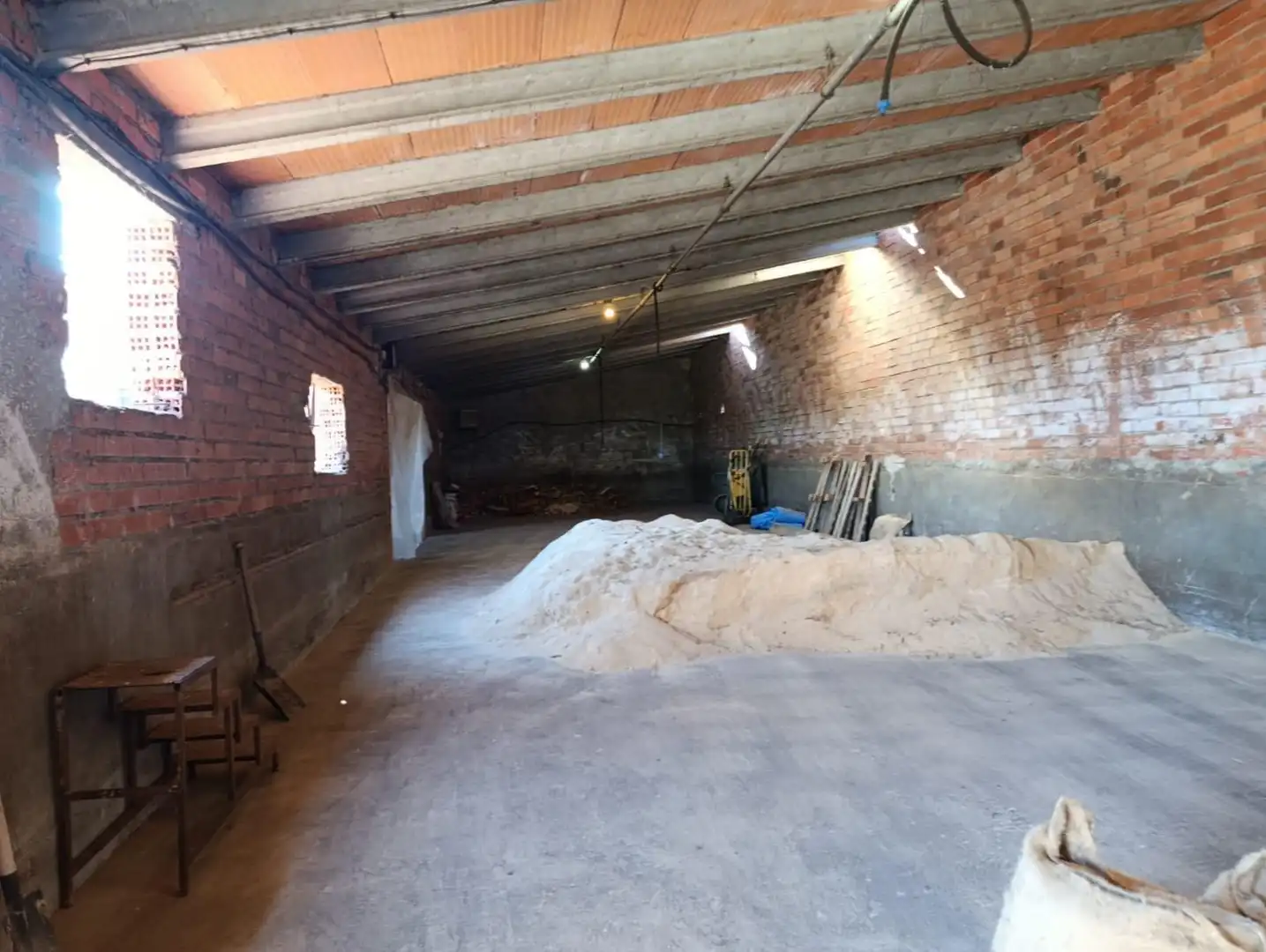 Industrial buildings for sale in Viloria