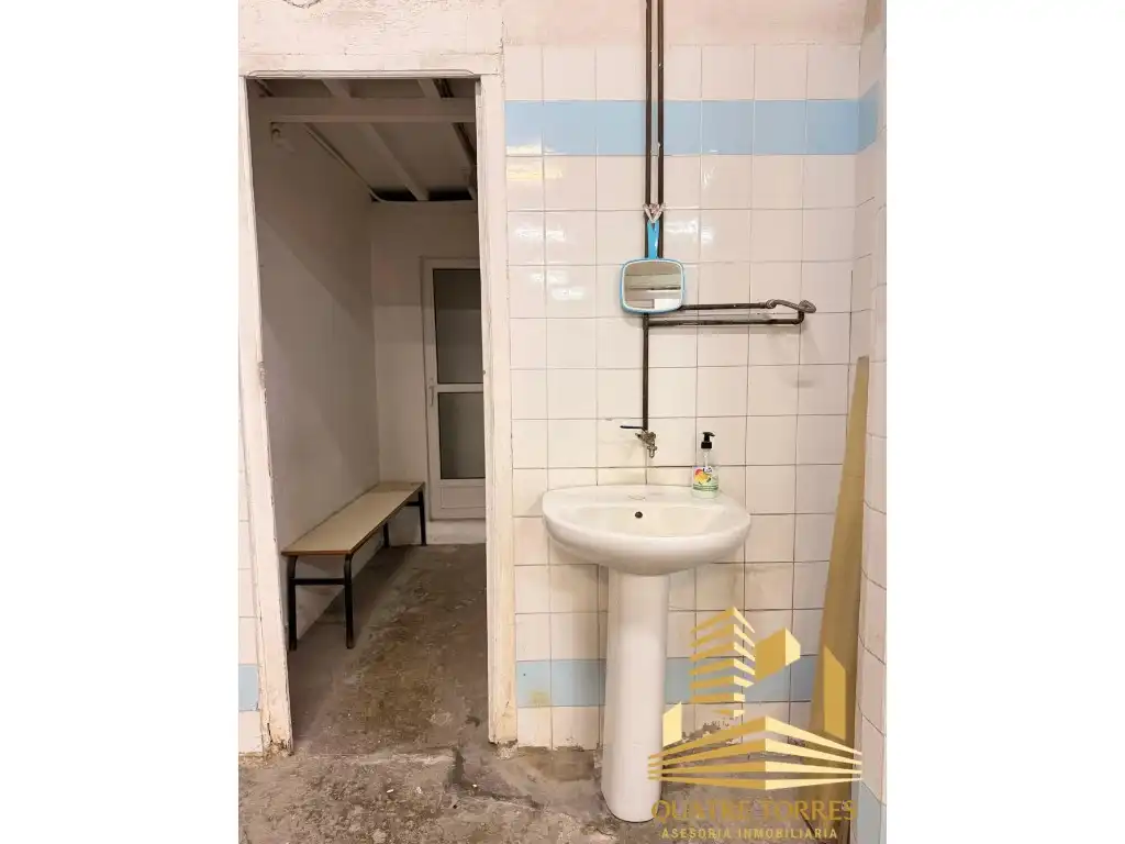 Bany de Nau industrial de lloguer en Valencia