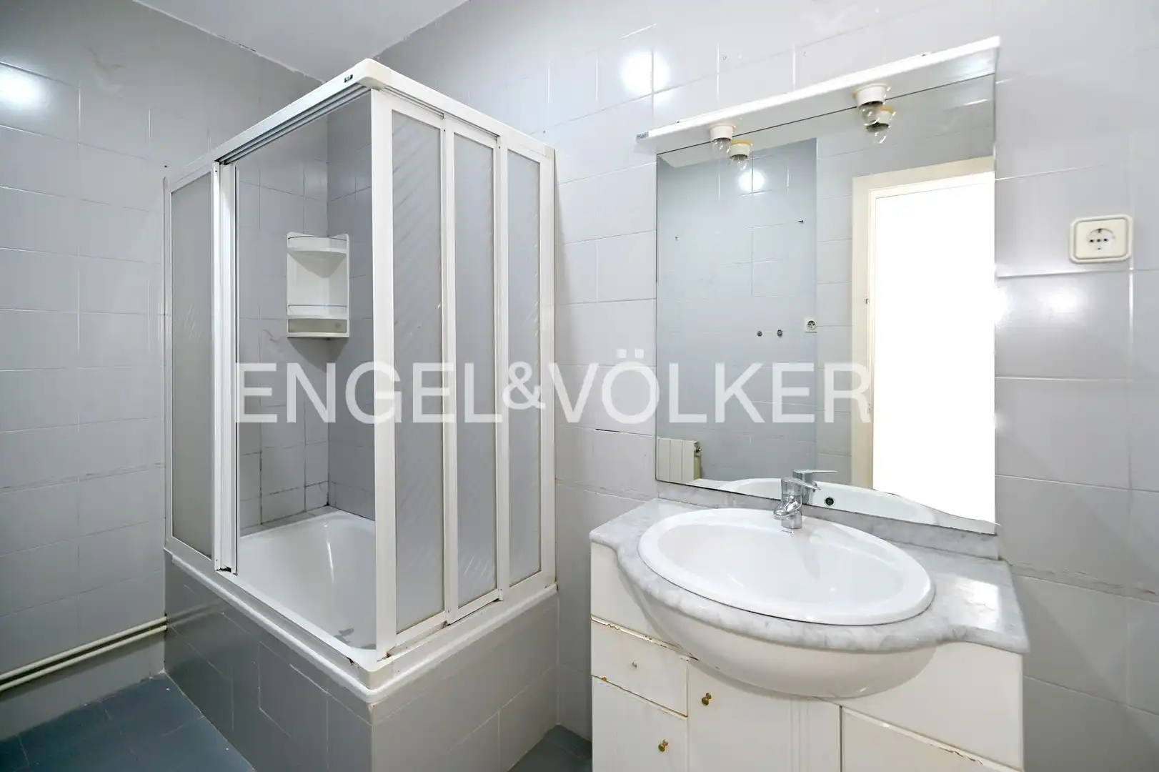 Baño de Piso en venta en Santander con Calefacción