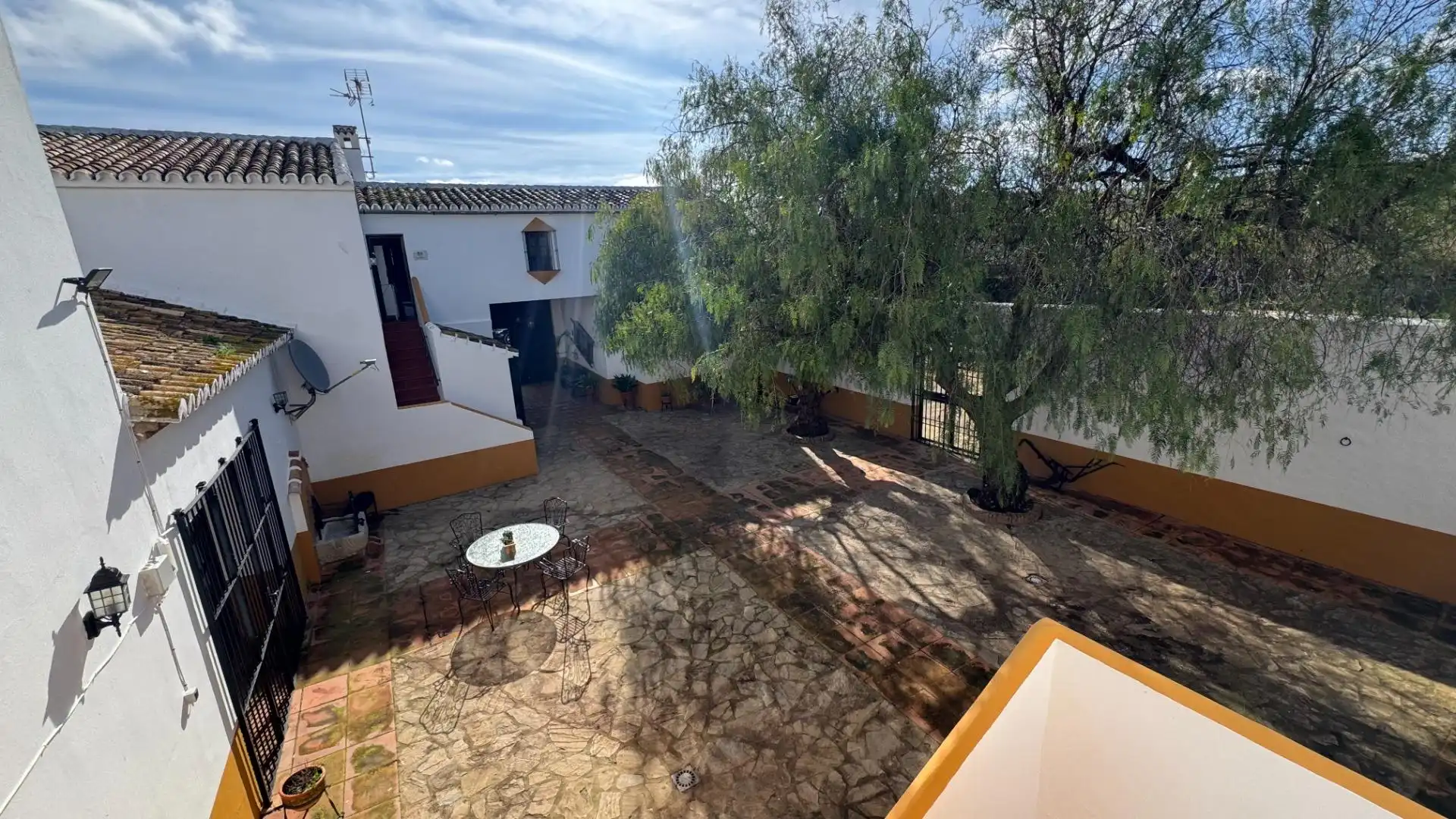 Terraza de Finca rústica en venta en Teba con Aire acondicionado, Jardín privado y Piscina