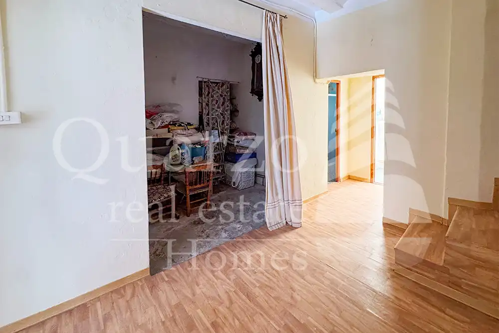 Sala d'estar de Casa o xalet en venda en Ayora amb Calefacció, Terrassa i Traster